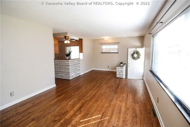 2906 Gillespie Dr, Dunbar, WV 25064 - photo 3