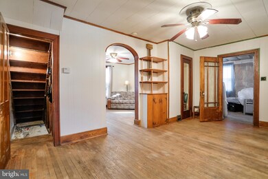 209 1/2 Park St, Waynesboro, PA 17268 - photo 3