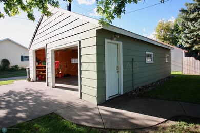 30 x 25 ft garage