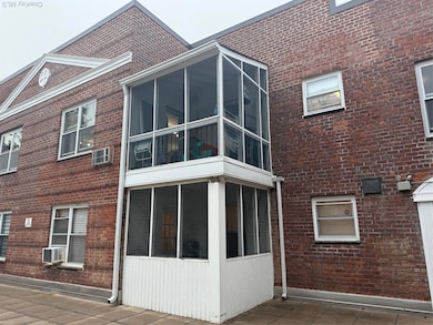 284 Central Ave unit D6, Lawrence, NY 11559 - photo 4