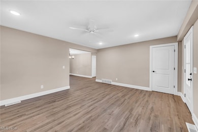 3006 Abbe Rd N, Sheffield Lake, OH 44054 - photo 3