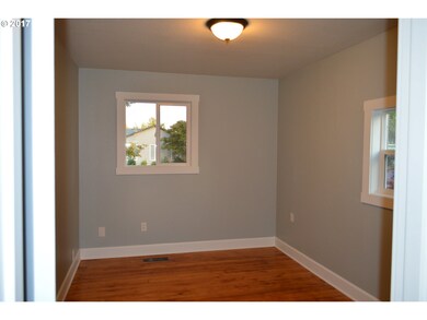 607 S Chehalem St, Newberg, OR 97132 - photo 6