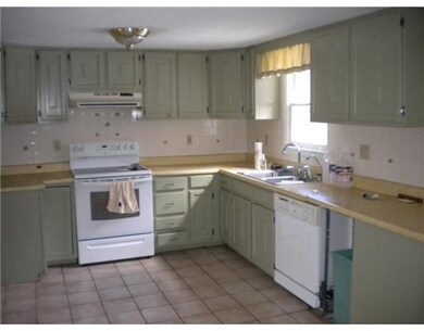 392 Pine Hill Rd, Berwick, ME 03901 - photo 4