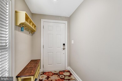 6899 Boothe Ln, Haymarket, VA 20169 - photo 5