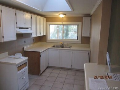 79 Cedar Creek Dr, Hendersonville, NC 28792 - photo 4