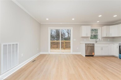 122 Lake St, Elkin, NC 28621 - photo 7