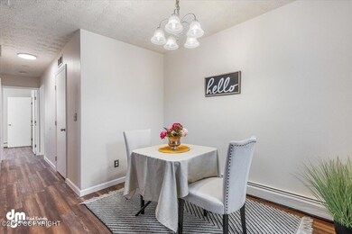 08-Dining Area_SLS_-1119