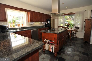 7307 Park Terrace Dr, Alexandria, VA 22307 - photo 7