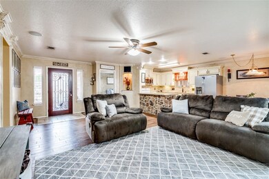 3925 Country Meadows Cir, Granbury, TX 76049 - photo 7