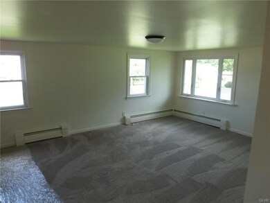 240 Spruce St, Walnutport, PA 18088 - photo 3