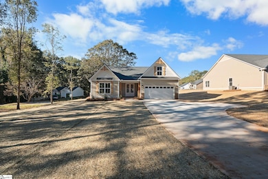 763 Cherokee Rd, Pelzer, SC 29669 - photo 2