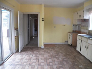 111 Franklin Street Extension, Derry, NH 03038 - photo 5