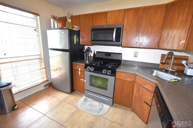 9 Chelsea Ct, Franklin Park, NJ 08823 - photo 3