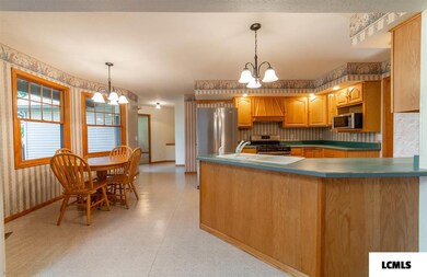 227 3rd St unit 227 1/2 3rd Street, Lincoln, IL 62656 - photo 6