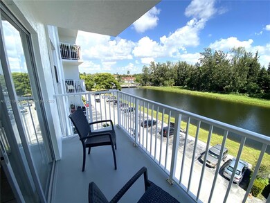 Tall Tree Condominium unit 513, North Miami Beach, FL 33160 - photo 4