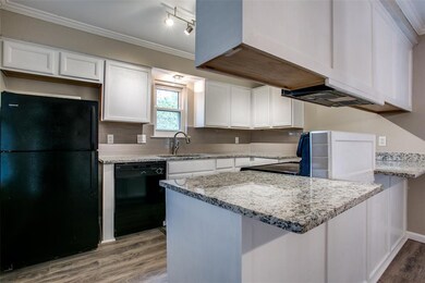 606 Timberline Dr, Hurst, TX 76053 - photo 5