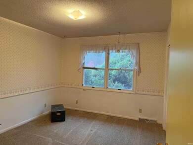 4018 Parkmont Dr, Logansport, IN 46947 - photo 7