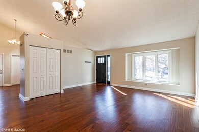 2803 Rolling Meadows Dr, Naperville, IL 60564 - photo 5