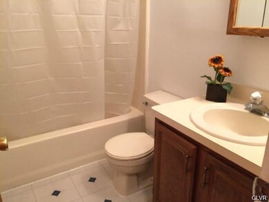 851 N 18th St unit 2, Allentown, PA 18104 - photo 5