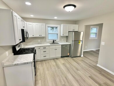 306 Maple St, Crown Point, IN 46307 - photo 4