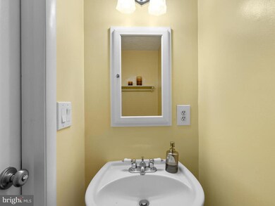 12544 Laurel Grove Place, Germantown, MD 20874 - photo 7