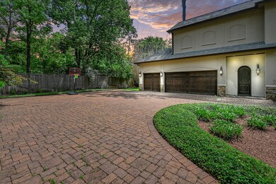 11702 Forest Glen St, Houston, TX 77024 - photo 4