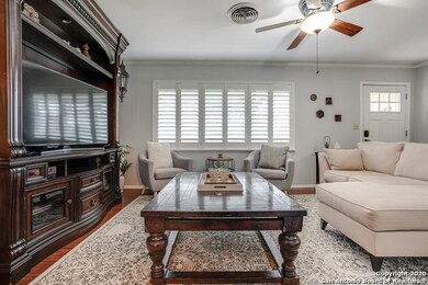 1306 N Milam St, Fredericksburg, TX 78624 - photo 4