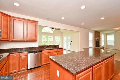 2215 Lake Forest Dr, Upper Marlboro, MD 20774 - photo 5