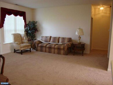 22 Ellington Dr, Columbus, NJ 08022 - photo 7