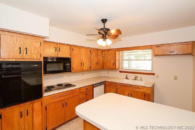 305 W Vandalia St, Broken Arrow, OK 74012 - photo 7