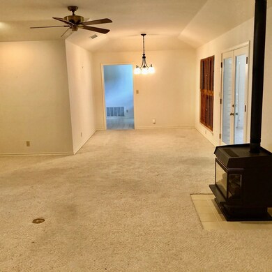 1002 Avenue C, Fredericksburg, TX 78624 - photo 3