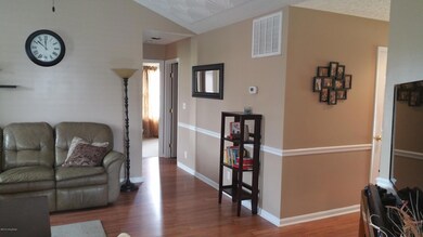 249 Forest Park Dr, Mount Washington, KY 40047 - photo 2