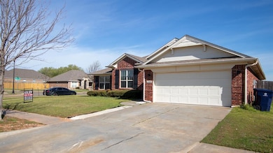 13049 SW 5th St, Yukon, OK 73099 - photo 4