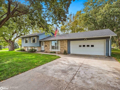 524 S Western St, Stuart, IA 50250 - photo 2