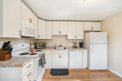 271 Humphrey St unit 1, Lowell, MA 01850 - photo 3