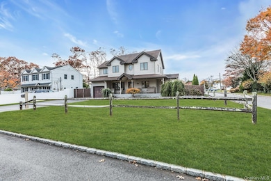 94 Pequot Ln, East Islip, NY 11730 - photo 3