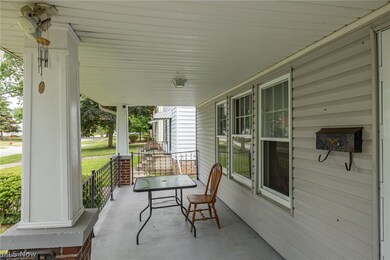 5157 Erwin St, Maple Heights, OH 44137 - photo 3