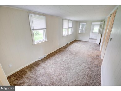 82 Castle Heights Ave, Pennsville, NJ 08070 - photo 2