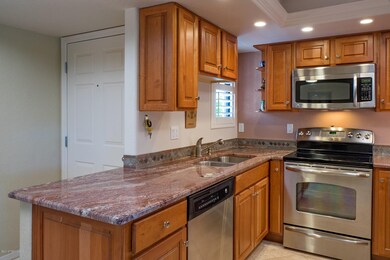 Light & Bright kitchen!