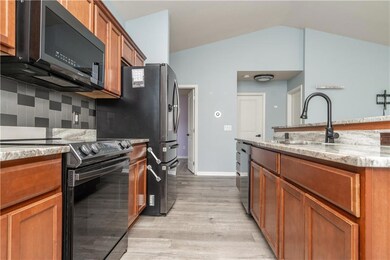 2612 Shadow Creek Ln, Des Moines, IA 50320 - photo 4