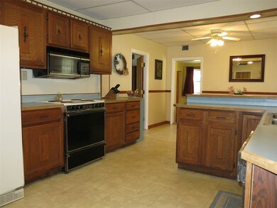 134 Hanover St, White River Junction, VT 05001 - photo 2