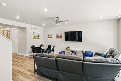 899 S Lincoln Ave #3-13