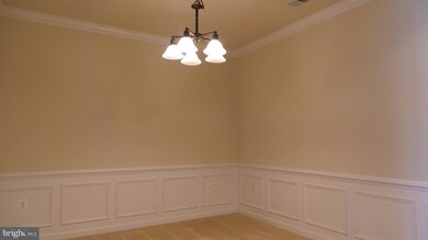 9712 Handerson Place unit 402, Manassas Park, VA 20111 - photo 5