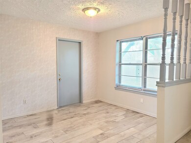 10507 Kirklane Dr, Houston, TX 77089 - photo 6