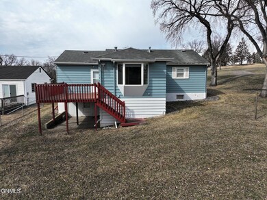 921 Lora St (7)