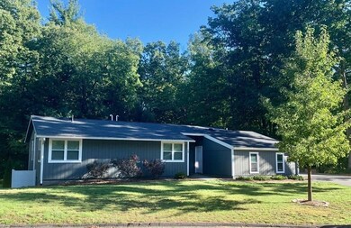 10 Laurel Ln, Amherst, MA 01002 - photo 2