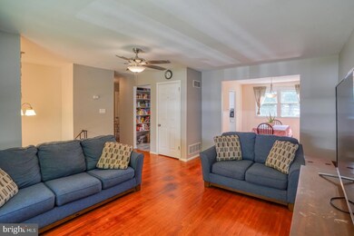 752 W Birchtree Ln, Claymont, DE 19703 - photo 4