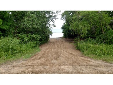 Lake access Lot