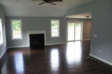 480 Colburn Ave, Dracut, MA 01826 - photo 3