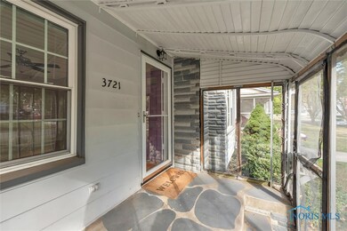 Spacious screened-in front porch